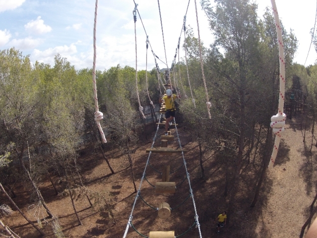 Puentes Colgamente y Tirolina